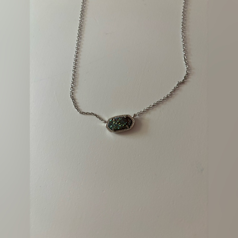 Kendra Scott necklace